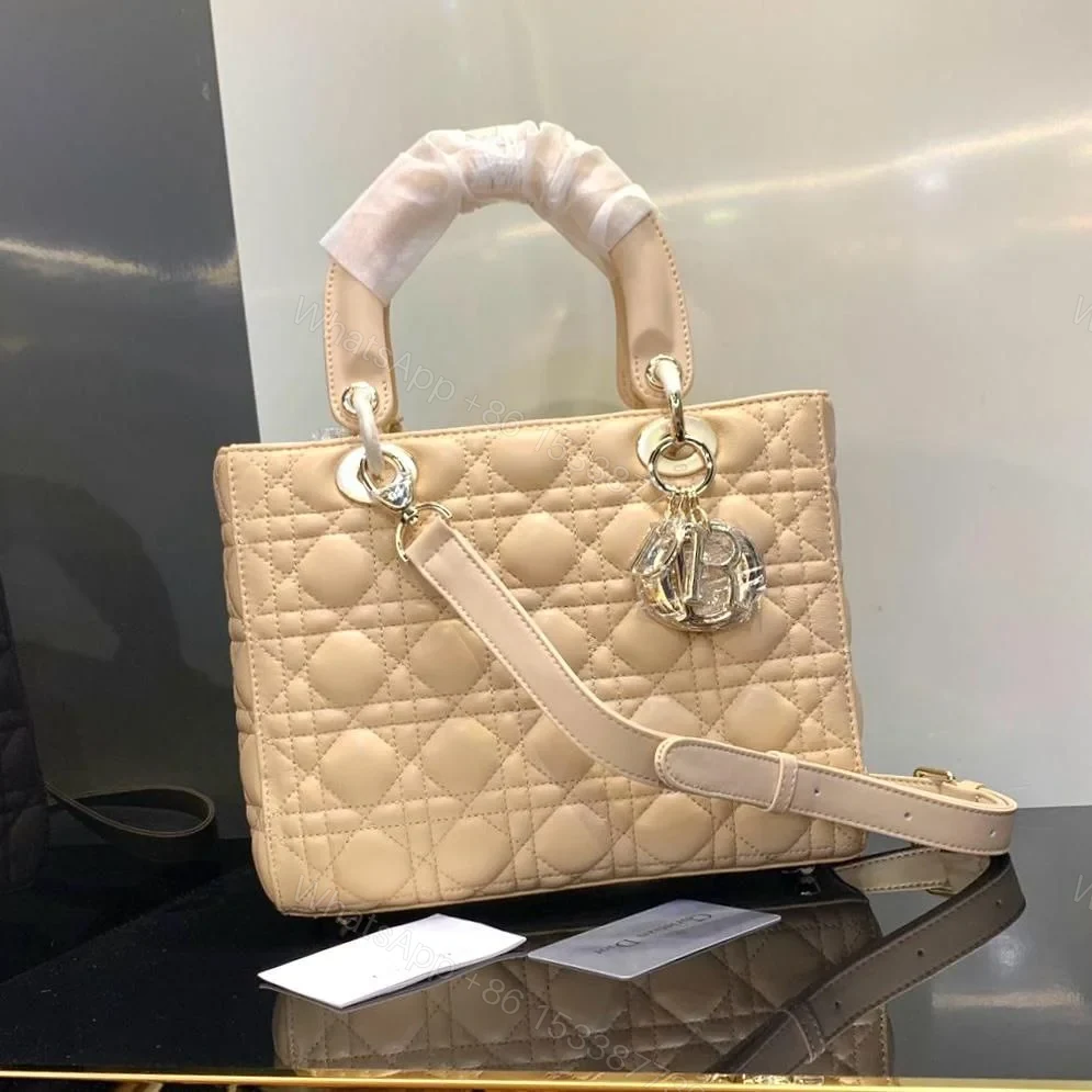 Design MEDIUM LADY BAG – Dubai Fashion LUX — view 1
