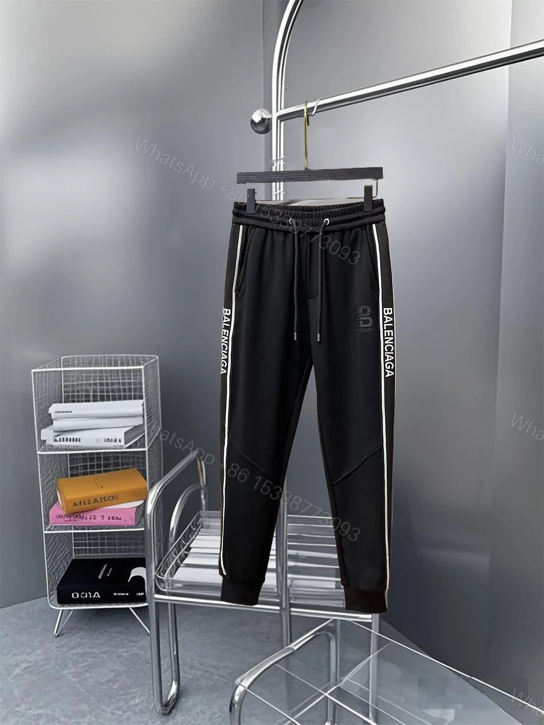 Balenciaga 高仿男士運動褲 側邊拉鍊條紋標誌款 彈性收口褲腳 — view 1