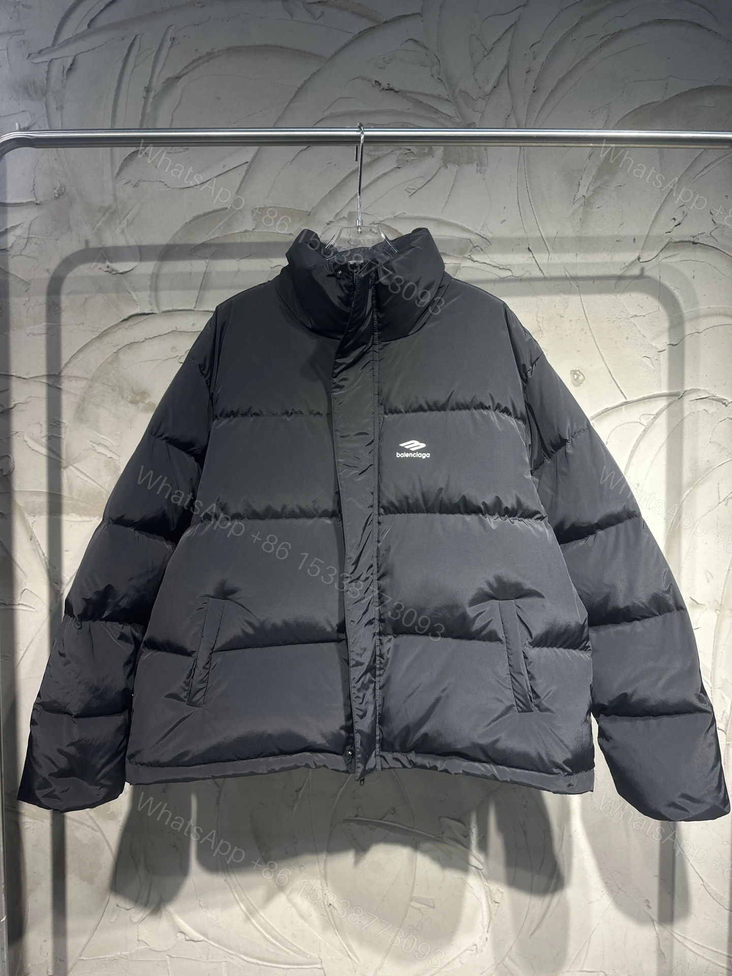 Balenciaga高仿男款羽絨外套 保暖立領冬季時尚單品 — view 1