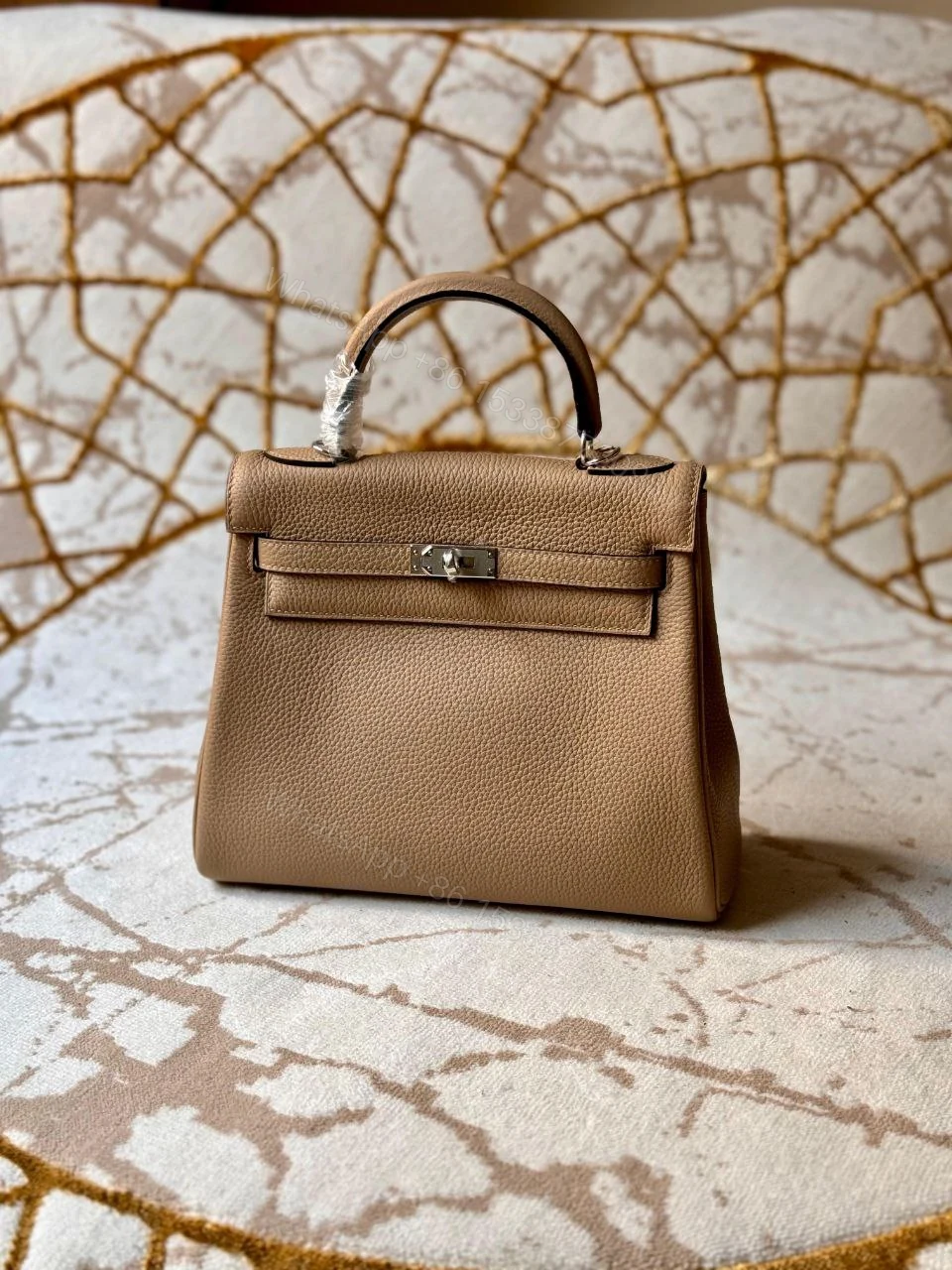 View 22 of HERMÈS Kelly 25 handbag in Chai Togo