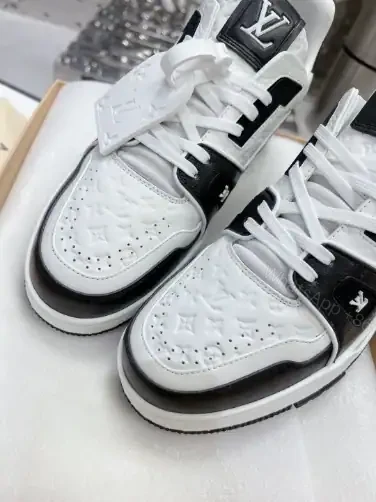 View 3 of LOUIS VUITTON TRAINE SNEAKERS IN WHITE AND BLACK – LSVT382