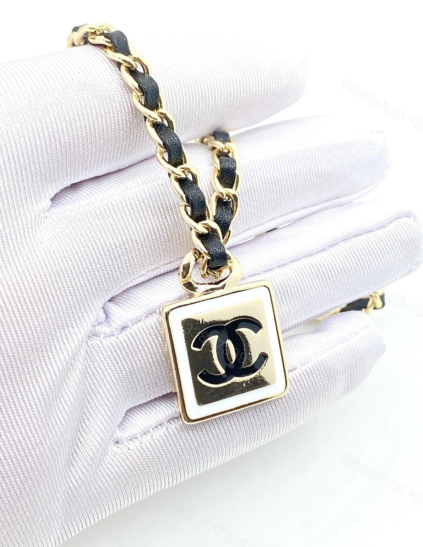 View 2 of EN – Lux Necklace CHL005