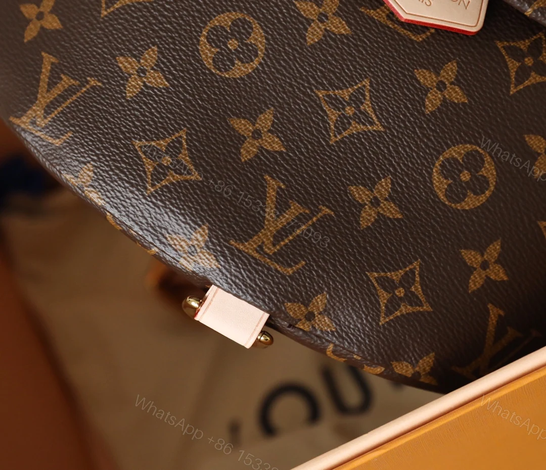 View 3 of BUMBAG