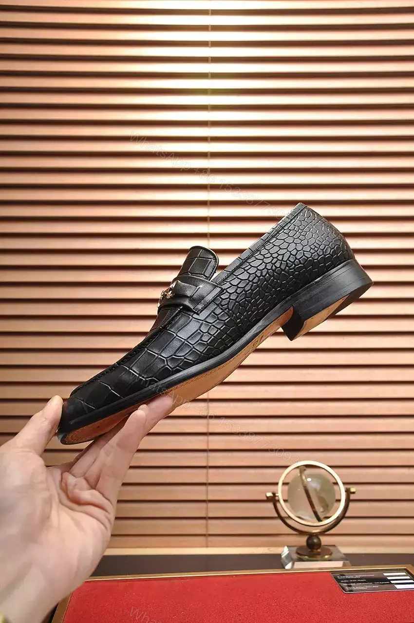 View 8 of GUCCI JORDAAN LOAFER IN BLACK CROCODILE – LDG31