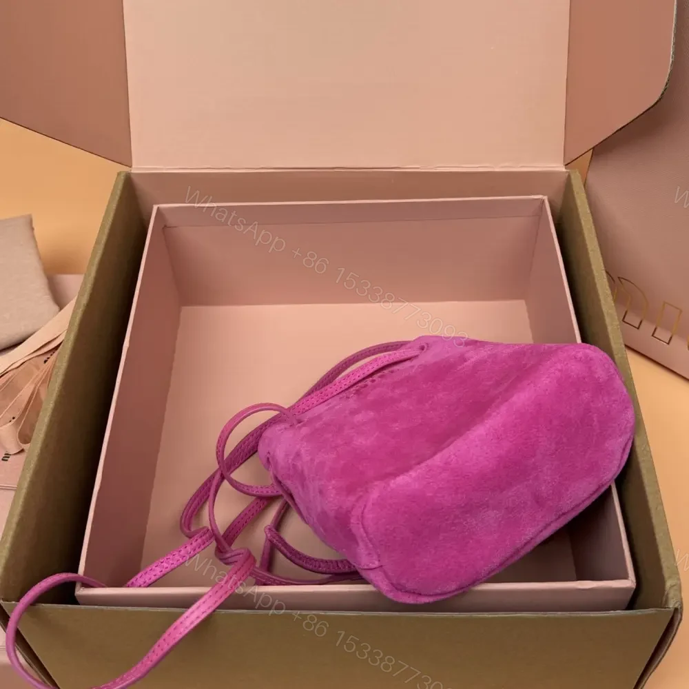 View 6 of 高仿miumiu*5NR460絨面羊皮水桶包粉紫色免檢版
