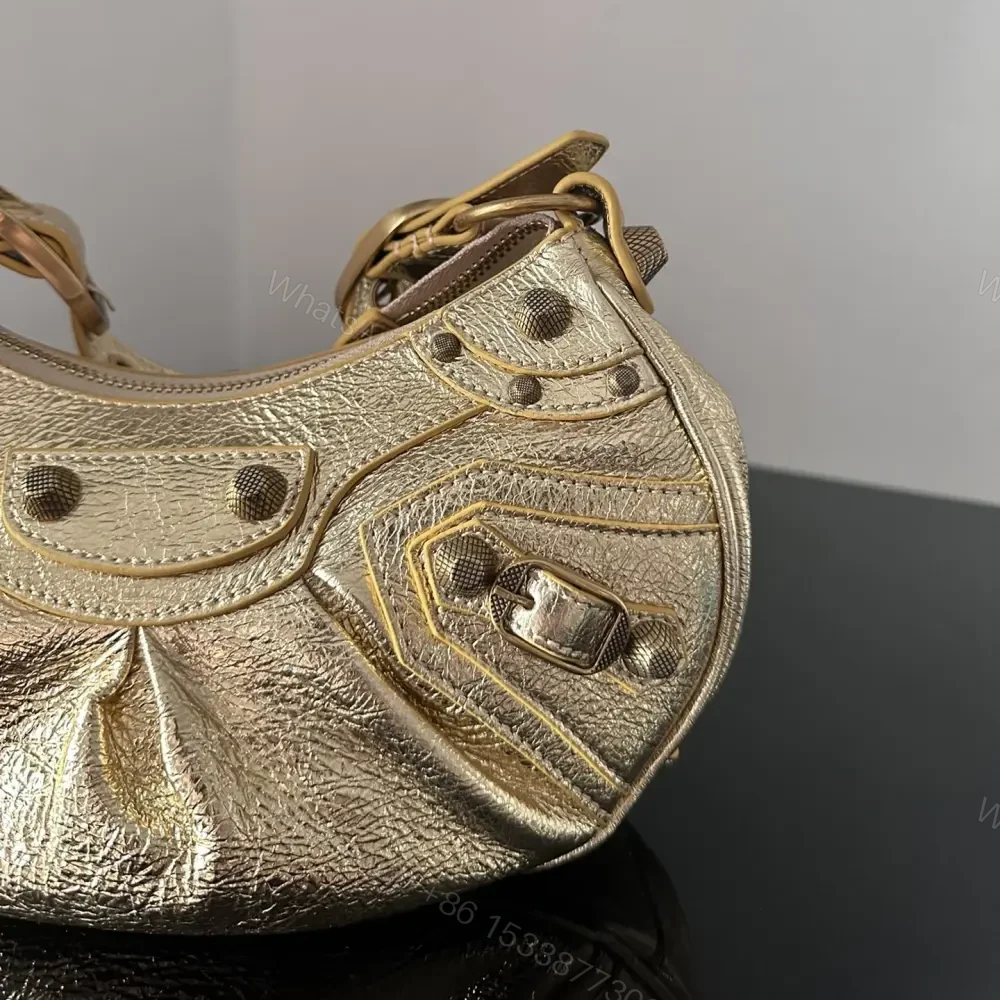 View 4 of 高仿Balenciaga*LeCagole系列餃子包金色XS