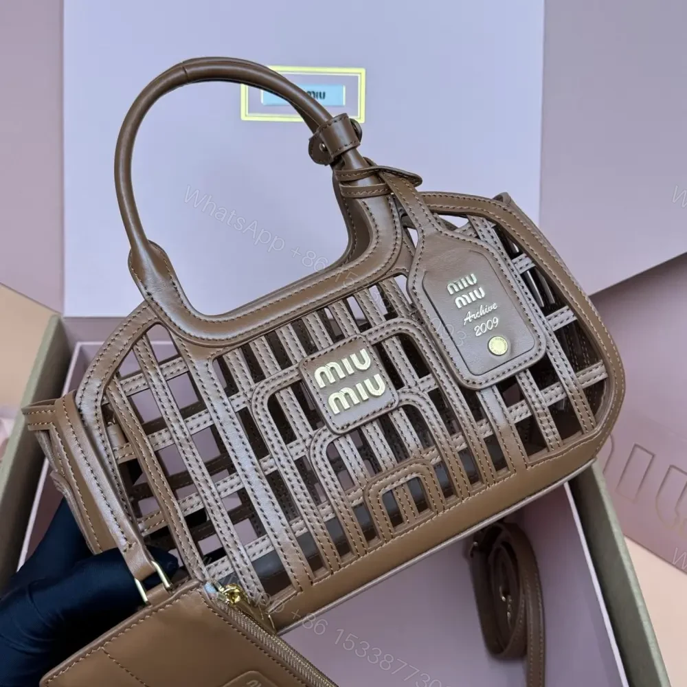 View 6 of 高仿miumiu*5BA294小牛皮鏤空手提包棕色免檢版