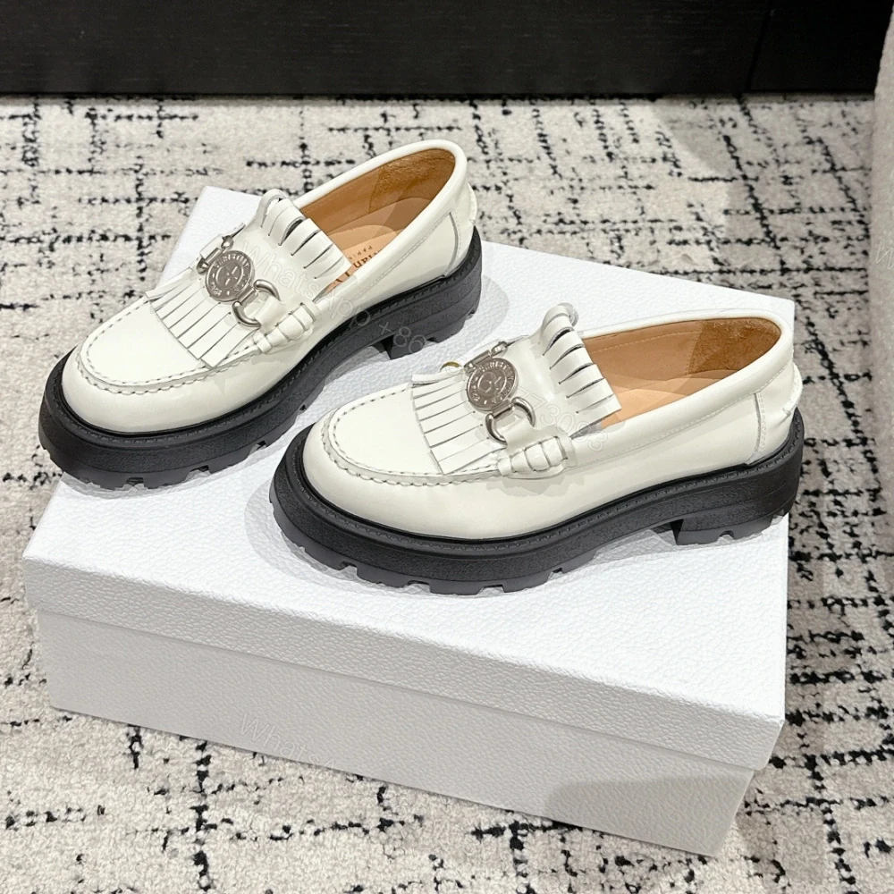View 2 of 高仿Dior*Emblem系列KDB963女款樂福鞋白色免檢版