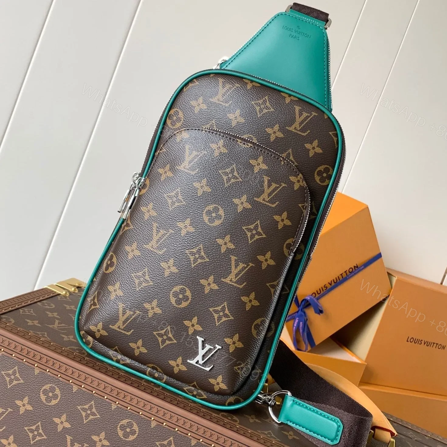 LV AVENUE SLINGBAG 31 IN BROWN MIX GREEN DAMIER GRAPHITE CANVAS — view 1