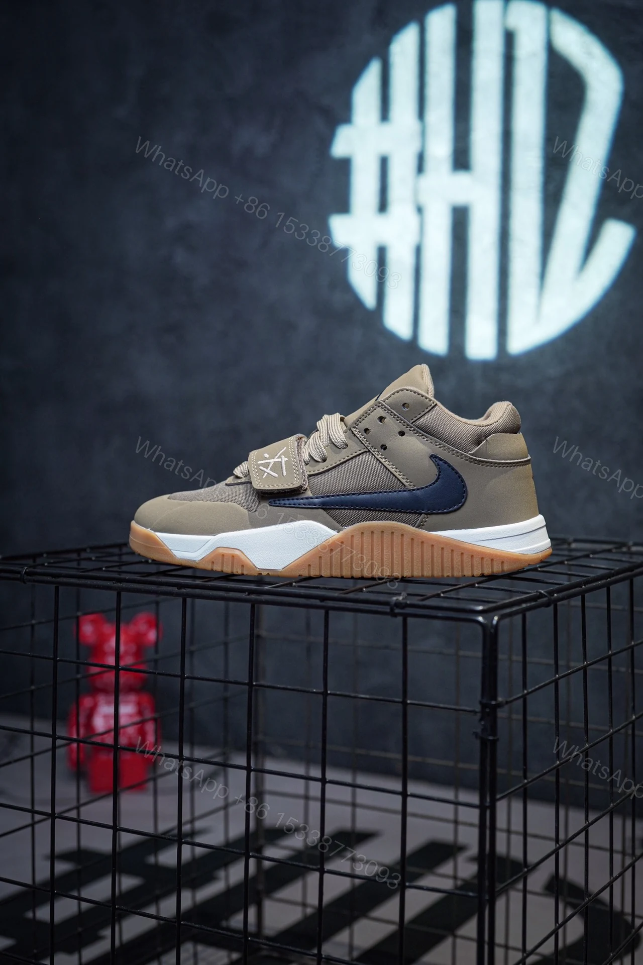Travis Scott x Jordan Jumpman Jack Brown Replica — view 1