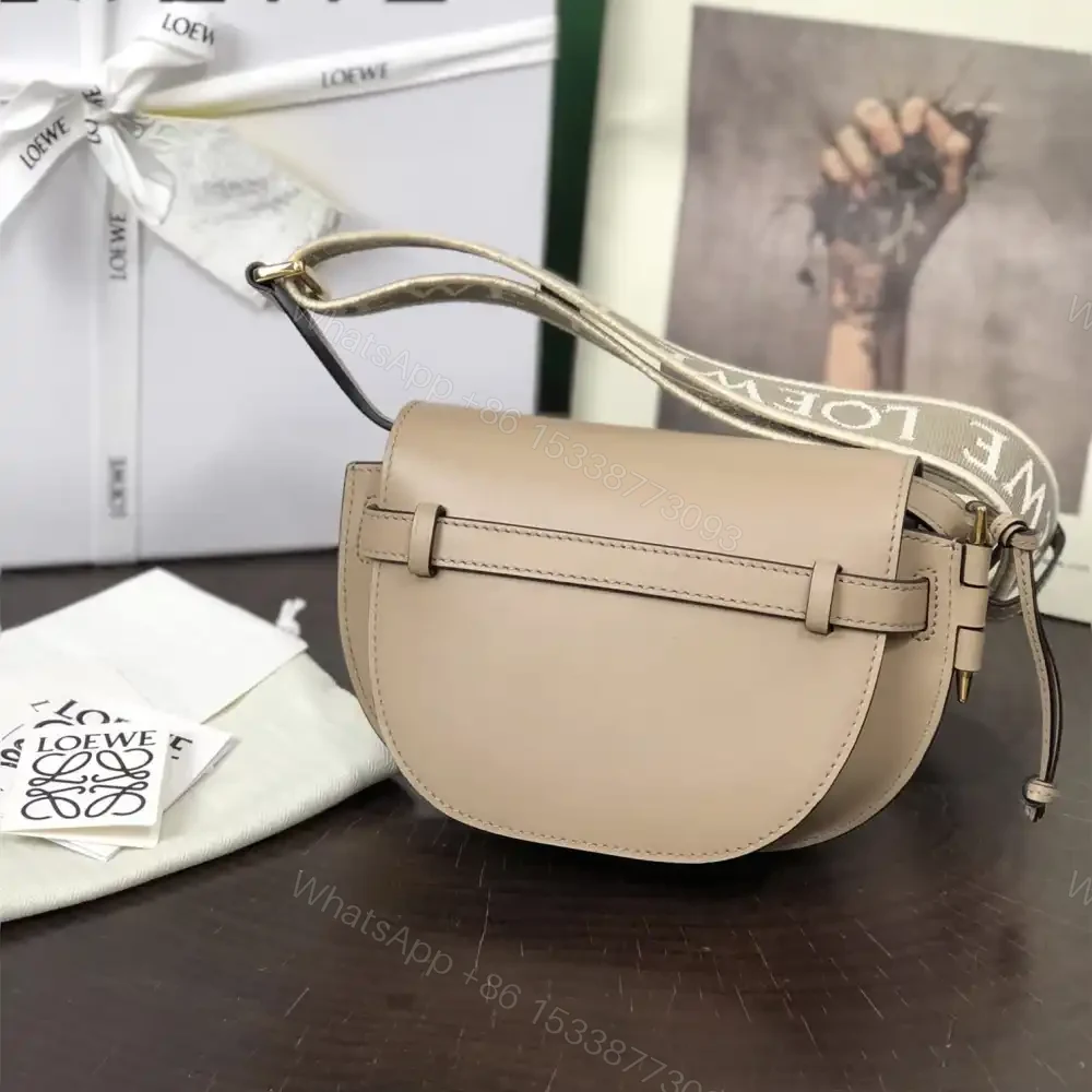 View 2 of 高仿Loewe*Gate系列2150小牛皮斜挎包沙色Mini免檢版