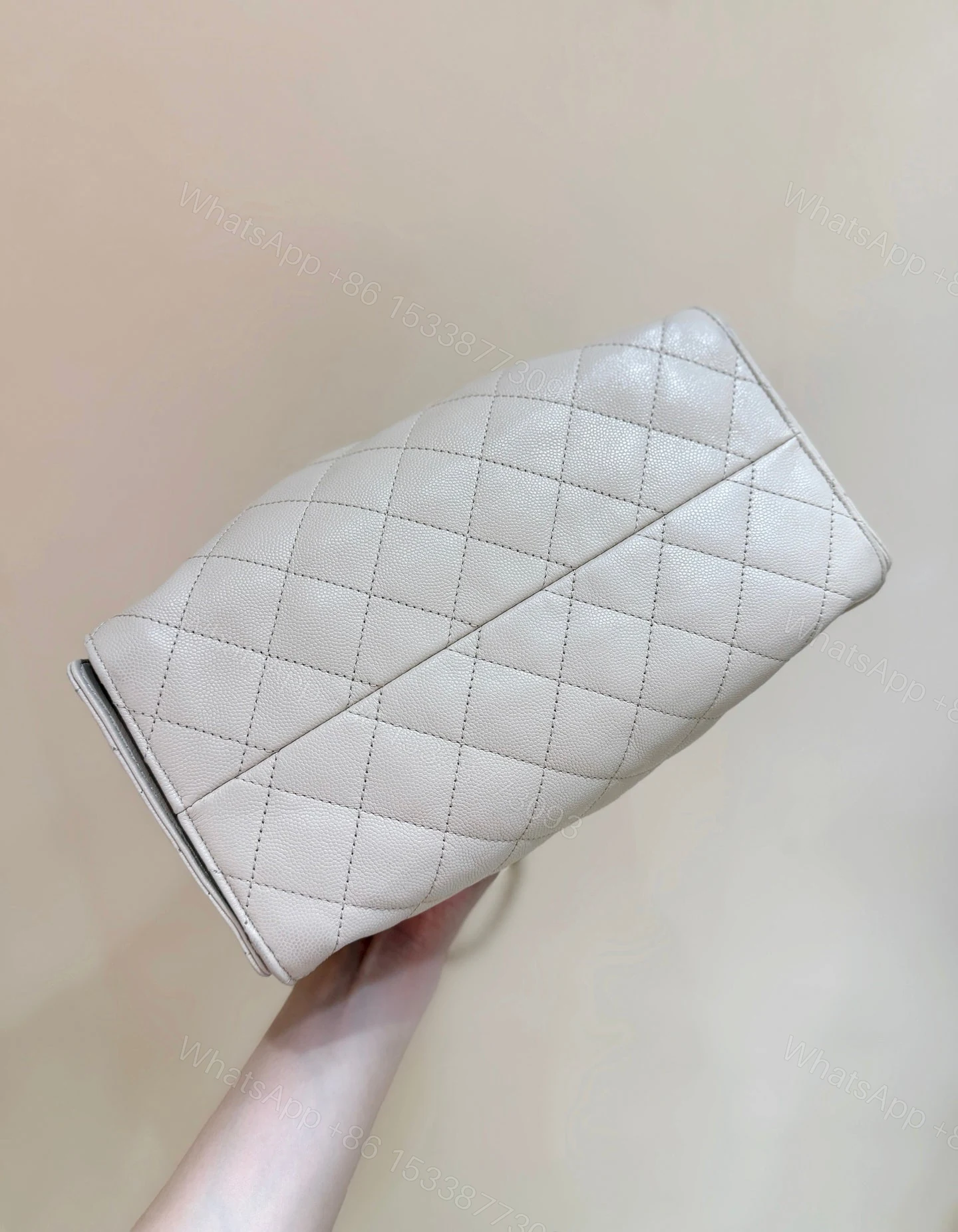 View 8 of CHANEL 25 HANDBAG IN CREAM 30 GRAINED CALFSKIN GOLD HARDWARE