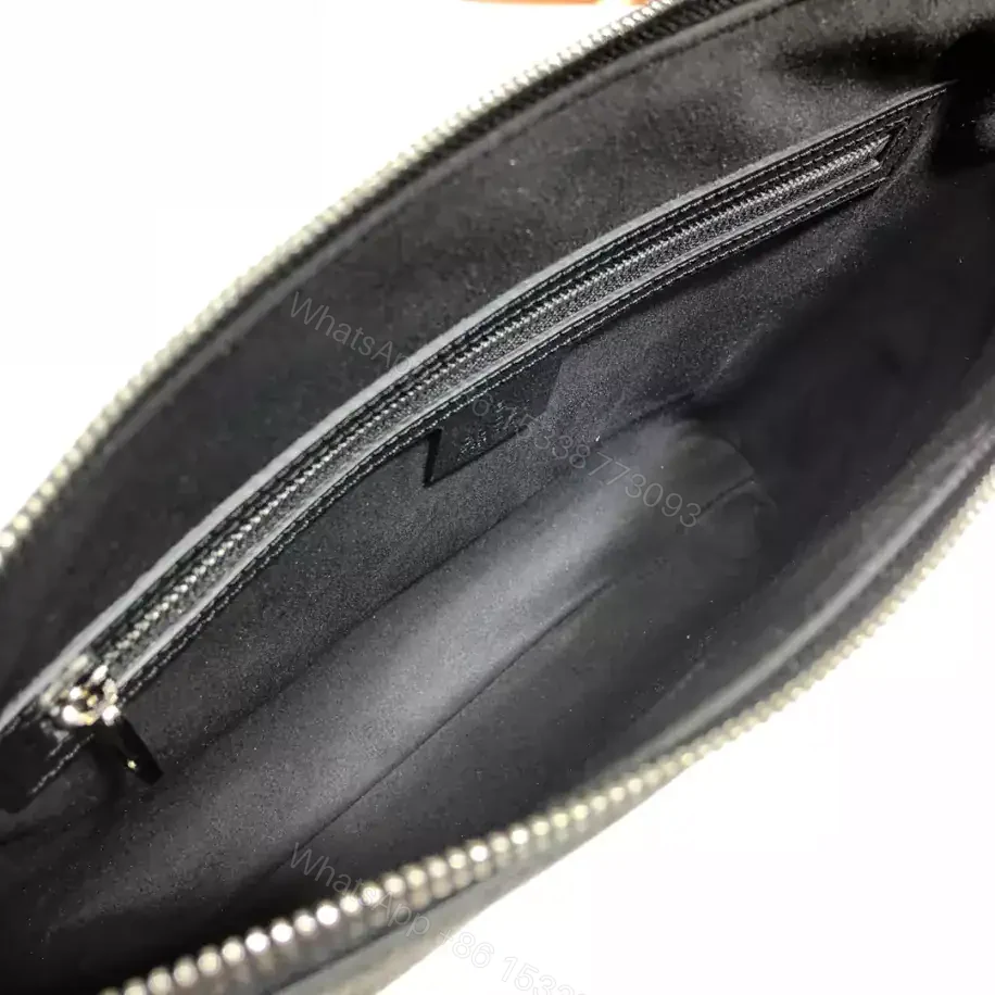 View 5 of MESSENGER BAG WITH INTERLOCKING G – GBC063
