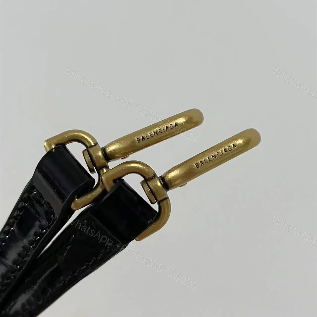 View 14 of 高仿BalenciagaHourglass系列鱷魚皮沙漏包S