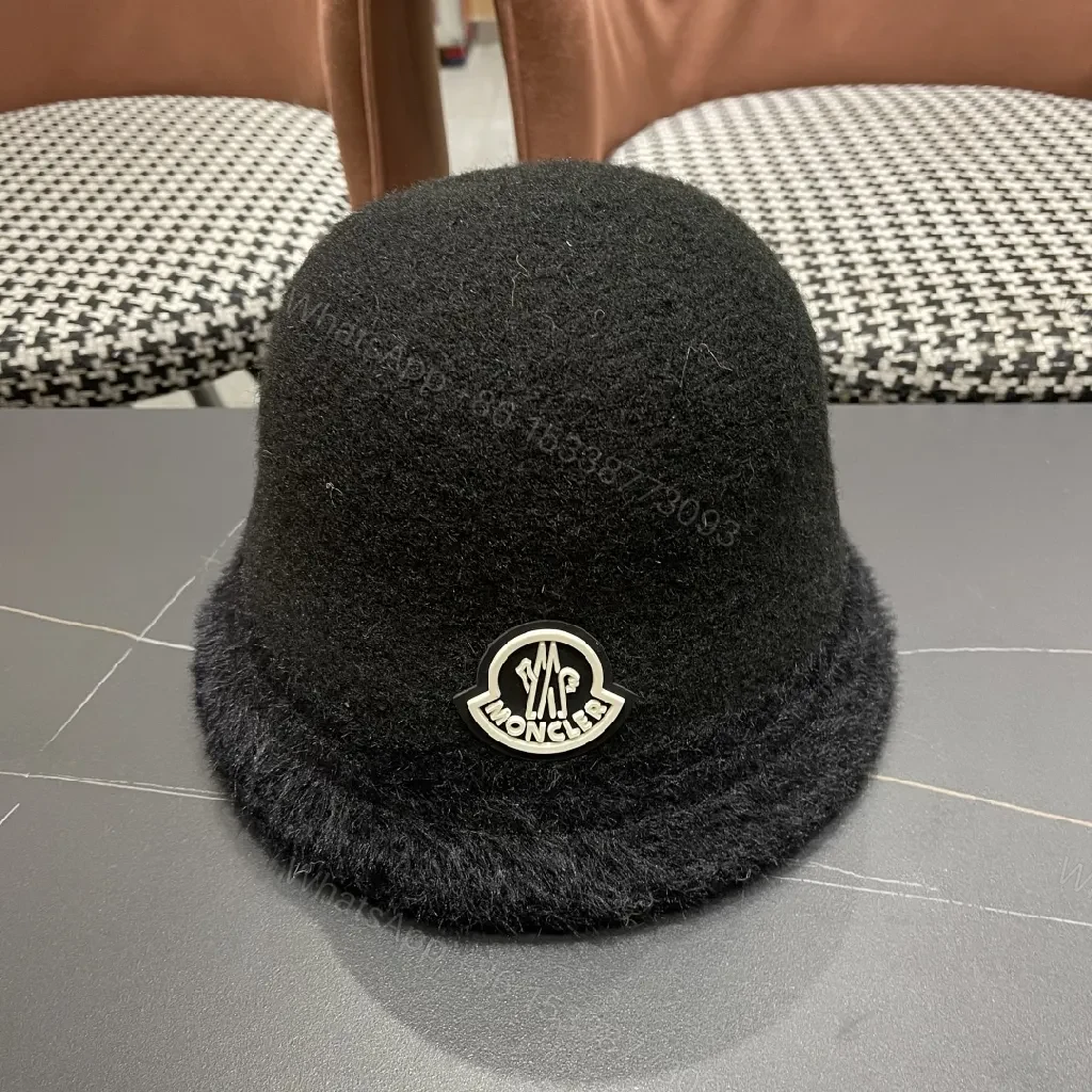Cozy Plush Bucket Hat: Velvet Warmth, Discreet Logo — view 1