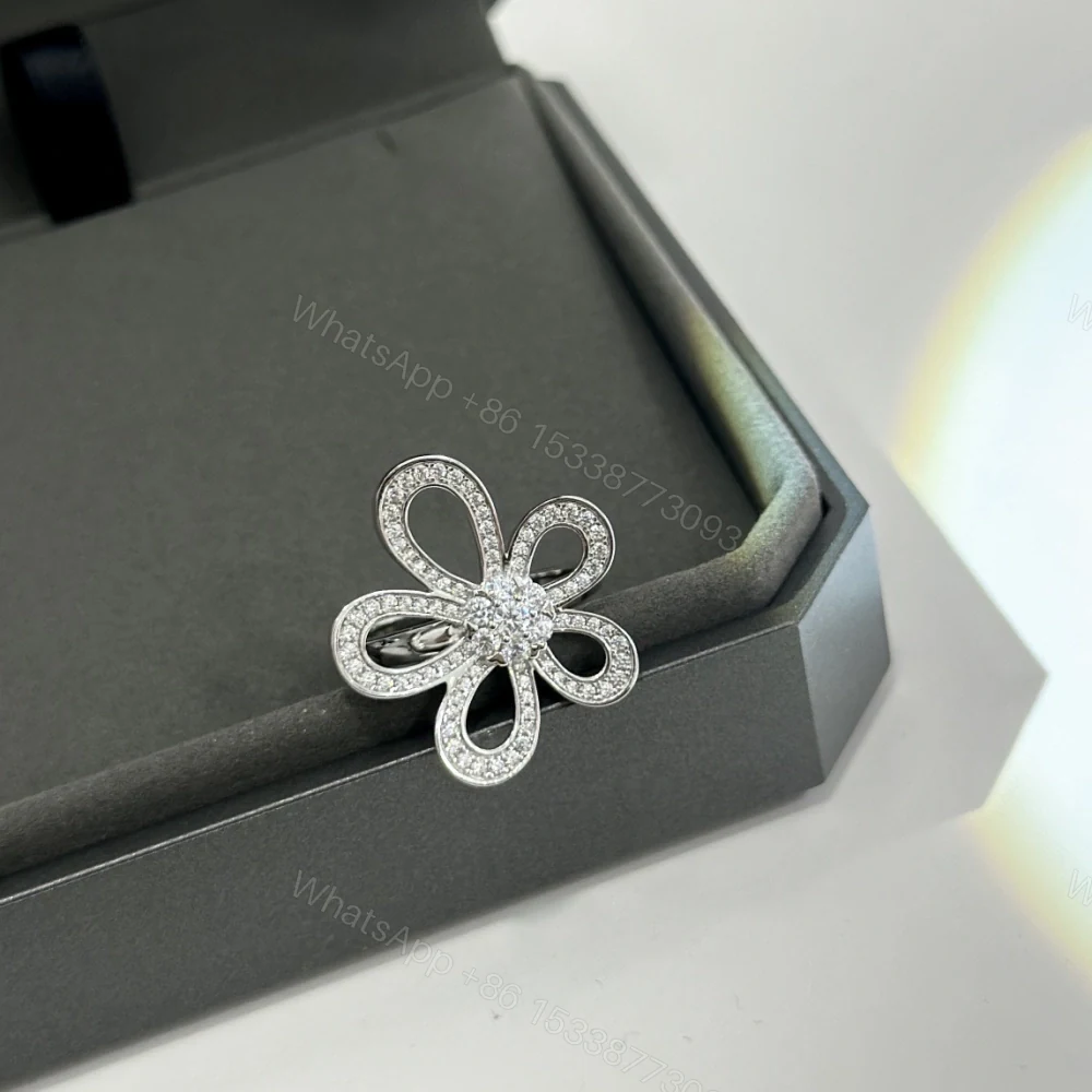 View 6 of 高仿首飾VanCleef&Arpels*RP05300鑲嵌花朵戒指白金款