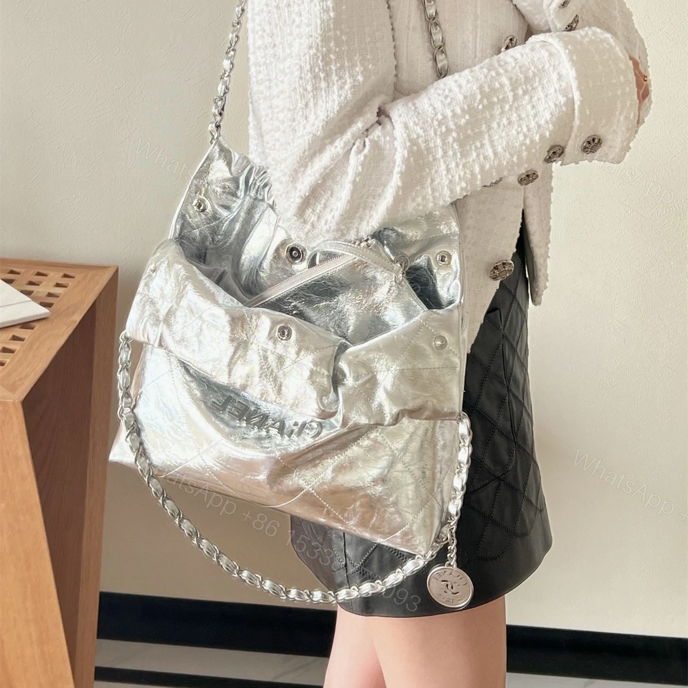 View 17 of 高仿Chanel*25C系列AS3980新款牛皮22Bag手袋中號免檢版