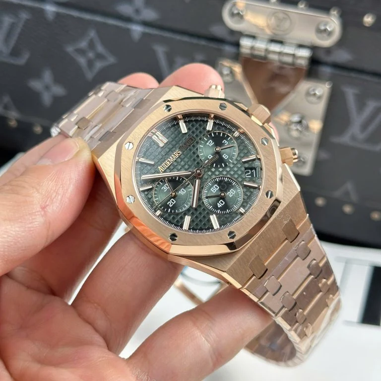 View 7 of Audemars Piguet Royal Oak 26240 Super Clone Green Dial