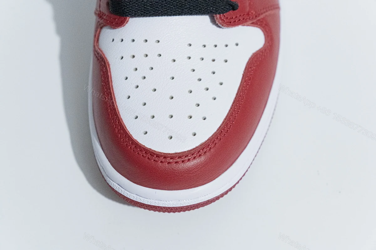 View 9 of Air Jordan 1 Retro High Chicago (2015) 555088-101