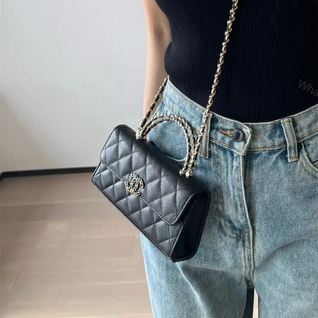View 18 of 高仿Chanel*23P系列AP3238亮面小牛皮單肩包黑色免檢版