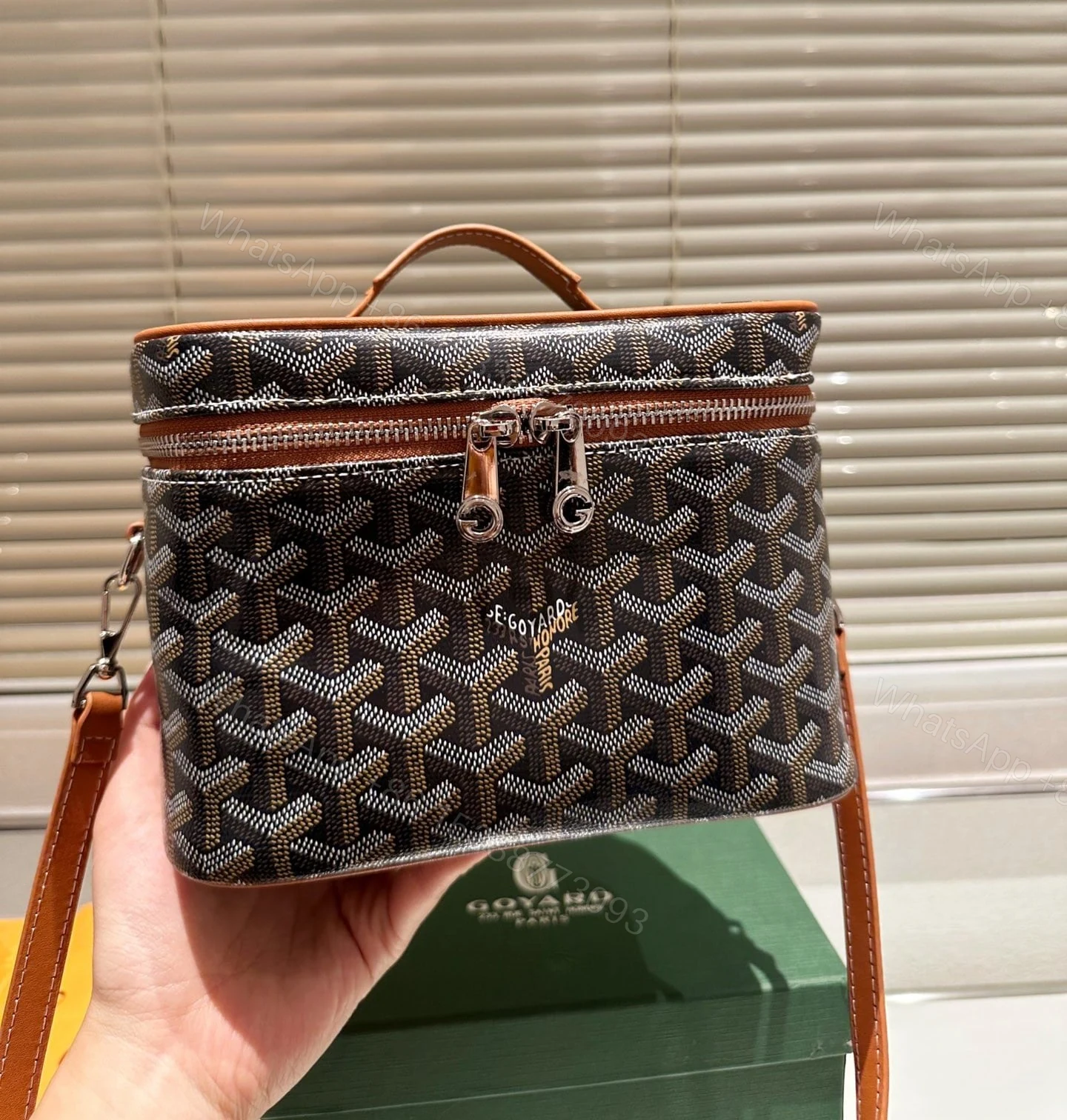 View 3 of GOYARD MUSE VANITY CASE BLACK TAN 20CM MUSEVAPMLTY01CL03P