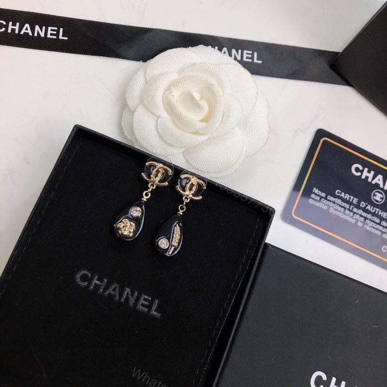 View 4 of EN – Lux Earring Chanel 015