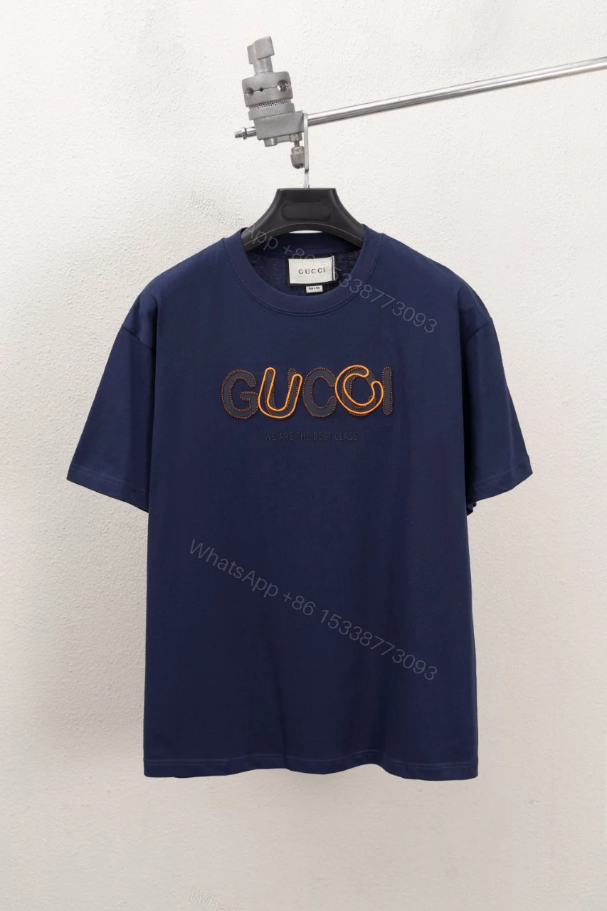 Gucci一比一男裝短袖T恤 深藍配橘刺繡 百搭潮流實穿款 — view 1