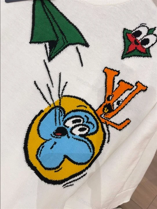 View 5 of LOUIS VUITTON T-SHIRT – LV28