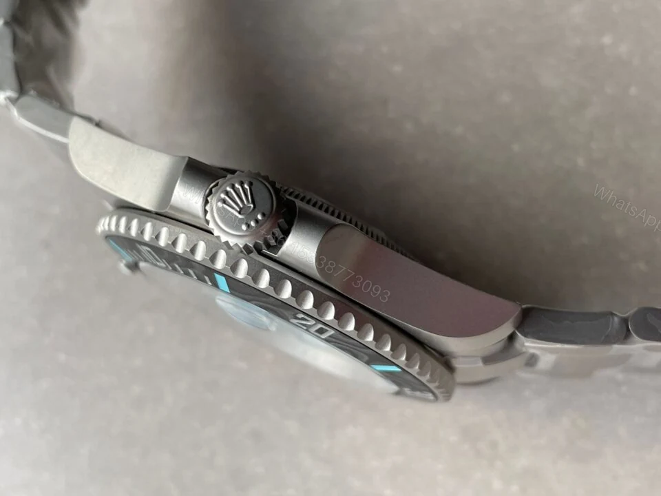 View 9 of DIWF FACTORY 1:1 Rolex Submariner Sandblasted Best Edition Carbon Bezel Tiffany Blue Dial Dial VR3135