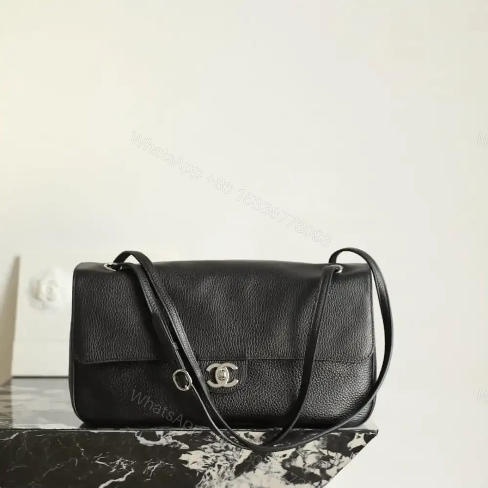 高仿Chanel*26S系列AS6231粒面小牛皮翻蓋包黑色大號免檢版 — view 1