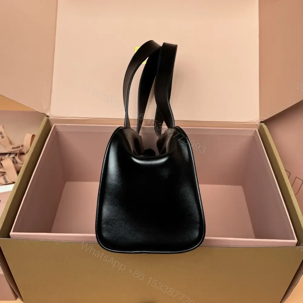 View 3 of 高仿miumiu*5BB182小牛皮手提包黑色免檢版