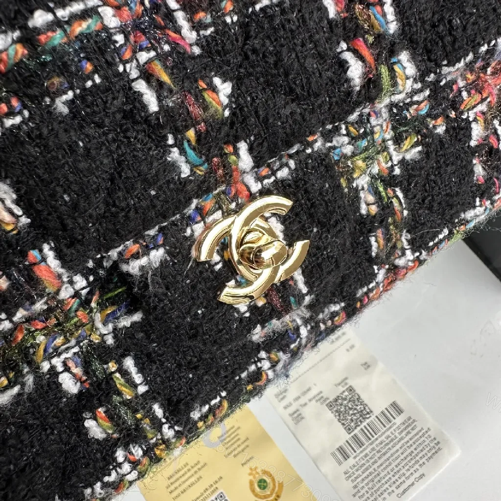 View 7 of Tweed Bouclé Handbag: Textured Luxury, Everyday Sophistication