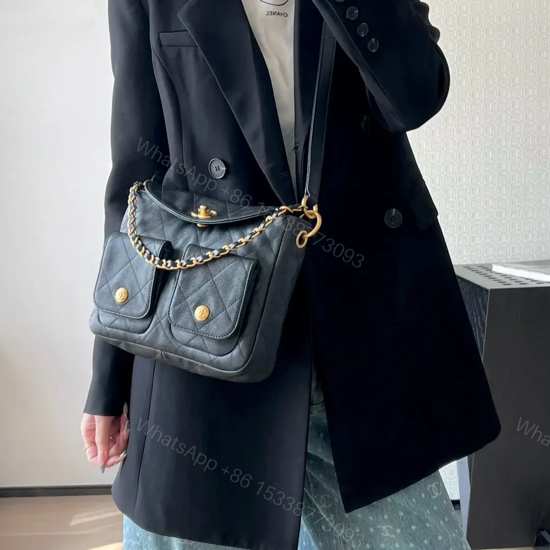 View 19 of 高仿Chanel*25P系列AS5385黑金郵差包小號免檢版