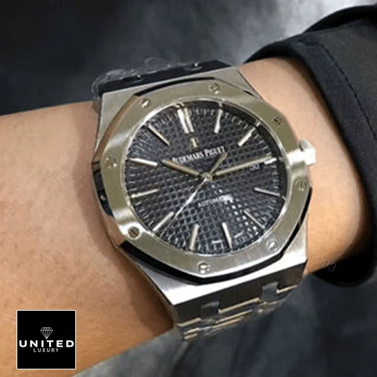 View 10 of Audemars Piguet Royal Oak 15400ST.OO.1220ST.04 Replica