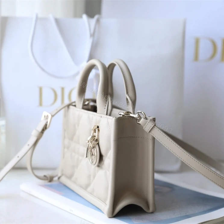 View 5 of 高仿Dior*BookTote系列S5573O牛皮革淺卡其單肩包免檢版