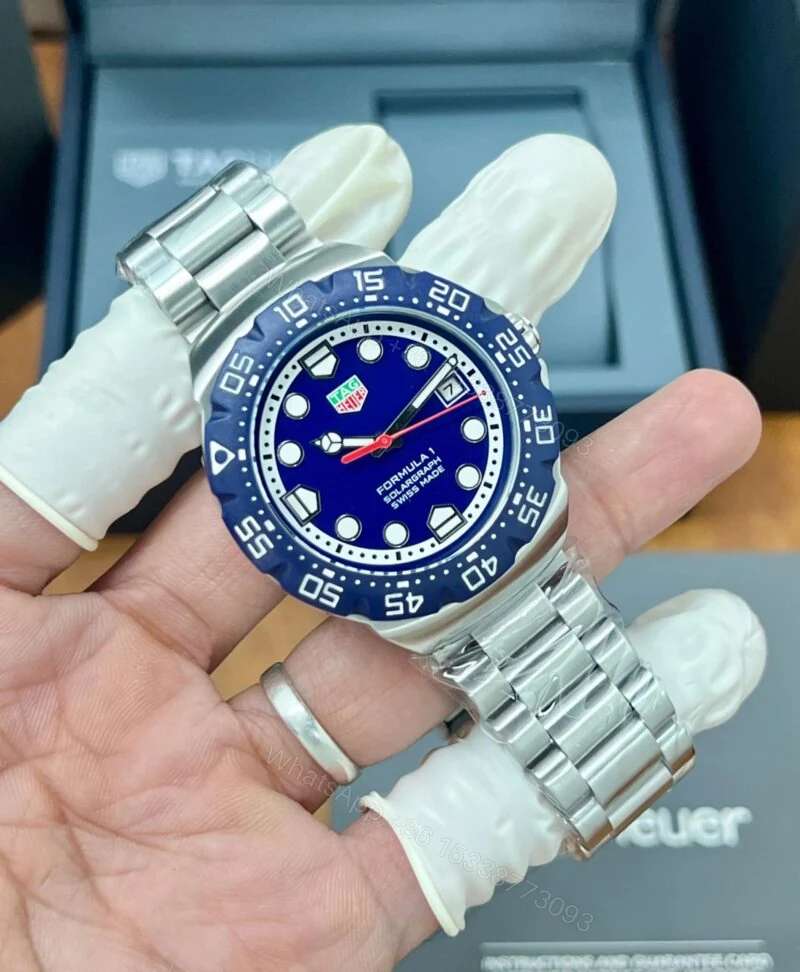 View 2 of TAG Heuer Aquaracer Solargraph 10AA Automatic 40mm