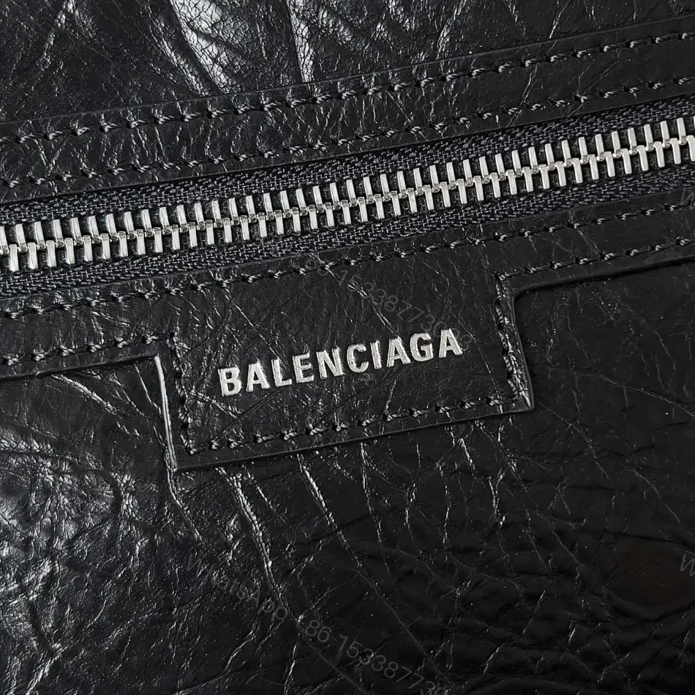 View 7 of 高仿BalenciagaSuperbusy系列復古工裝單肩包