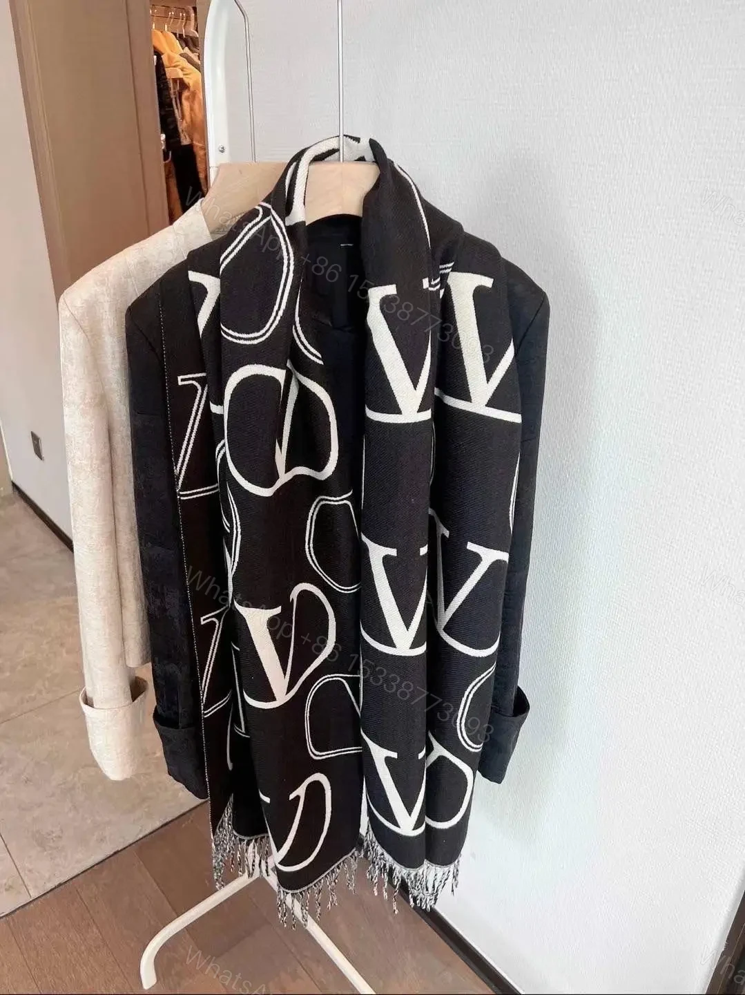 VALENTINO — view 1
