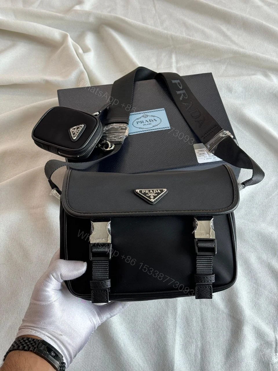 Re-Nylon messenger bag with Back zippered pocket — view 1