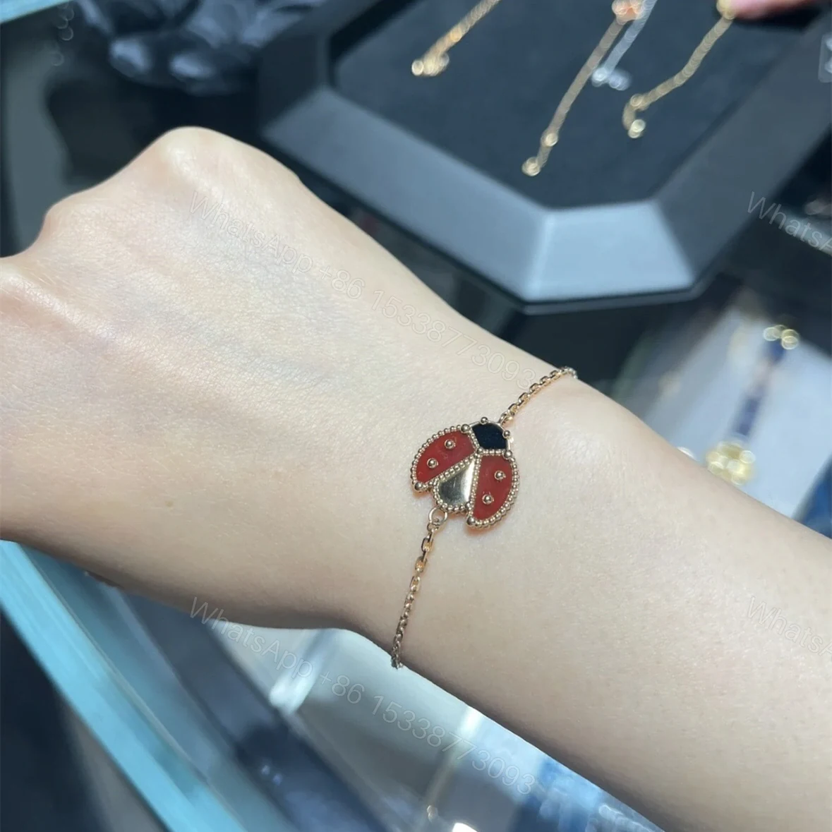 View 14 of 高仿首飾VanCleef&Arpels*RP7R100瓢蟲玫瑰金手鏈