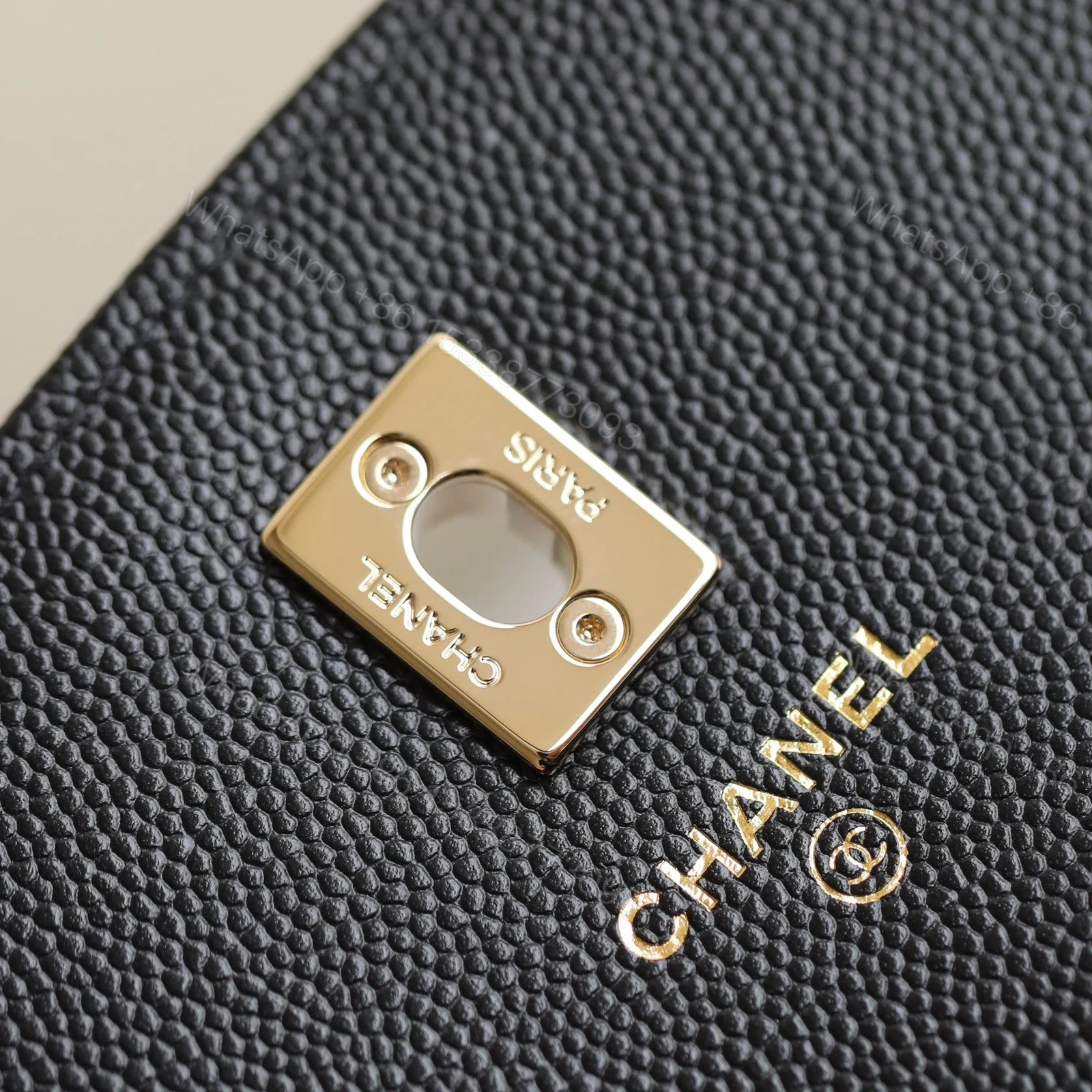View 21 of 高仿Chanel*25C系列AS4406小球紋牛皮郵差包黑色免檢版