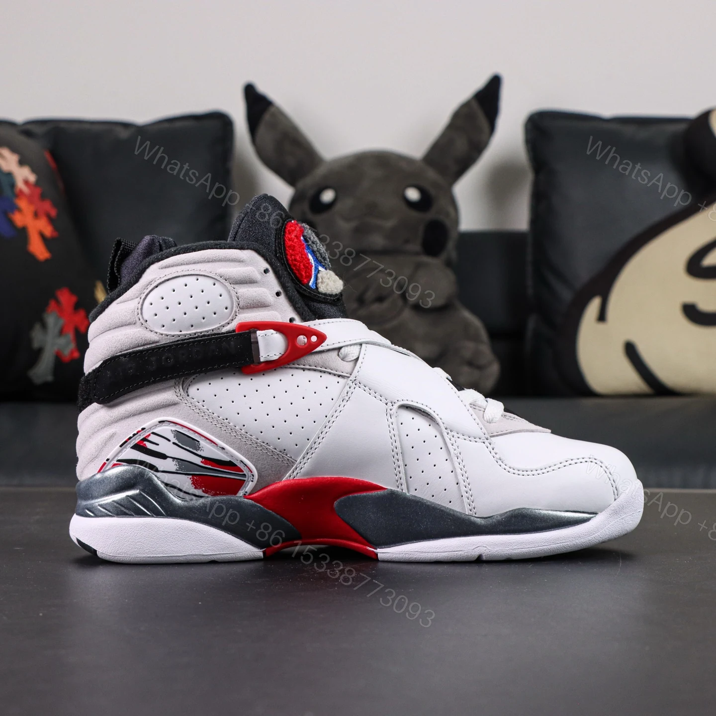 View 2 of Air Jordan 8 Retro “Bugs Bunny” 2025 Reps
