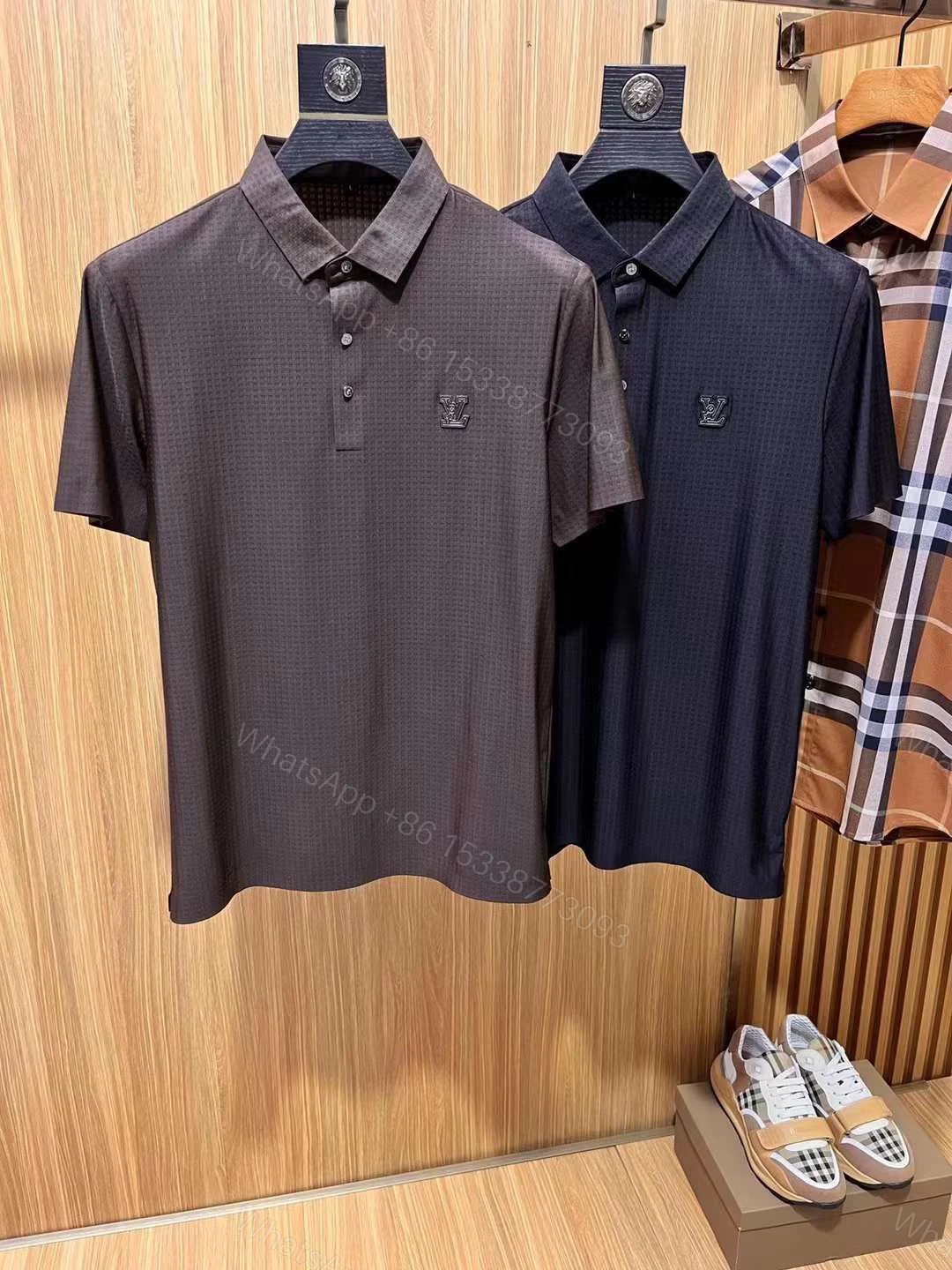 View 3 of FIRST COPY LOUIS VUITTON SEAMLESS FABRIC T-SHIRTS
