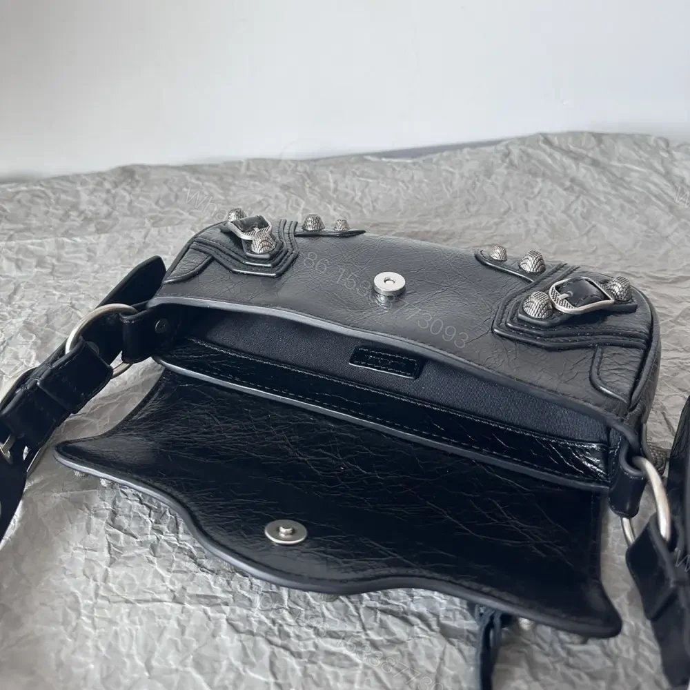 View 9 of 高仿Balenciaga*LeCagole2024新款法棍包黑色XS