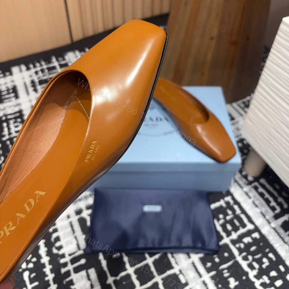 View 4 of 高仿Prada*1S825B方頭皮質休閒拖鞋棕色免檢版