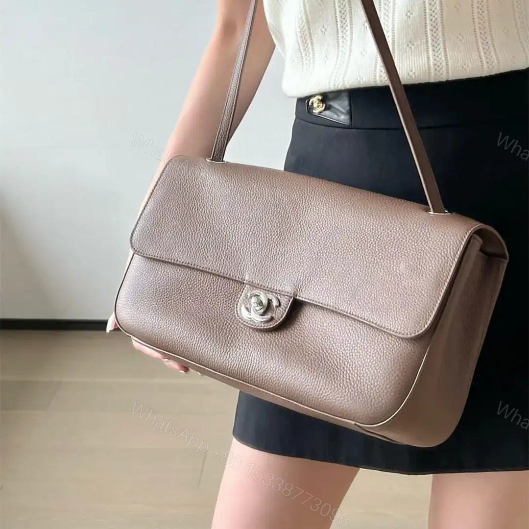 View 24 of 高仿Chanel*26S系列AS6231粒面小牛皮翻蓋包淺棕色大號免檢版