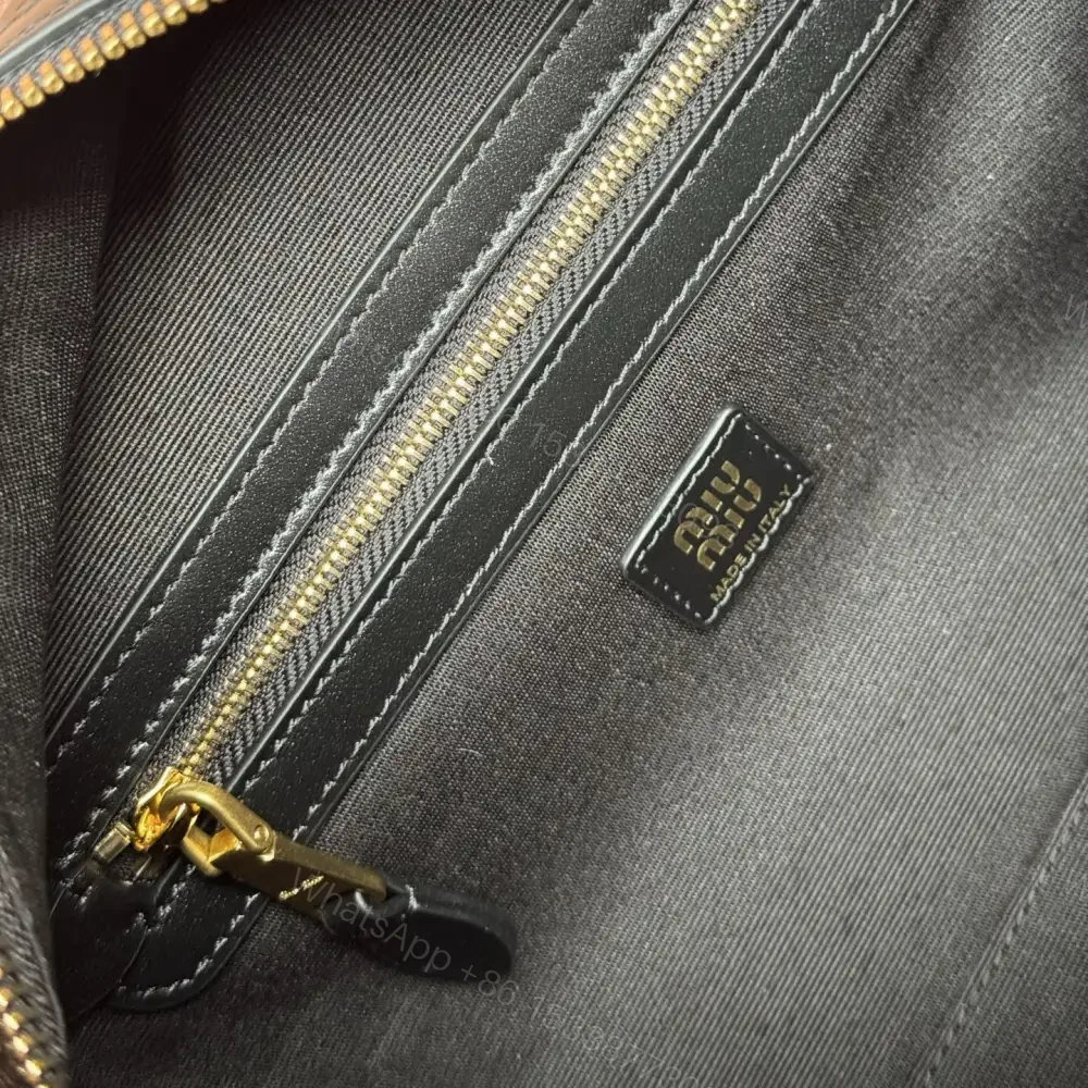 View 9 of 高仿miumiu*5BB182小牛皮手提包黑色免檢版