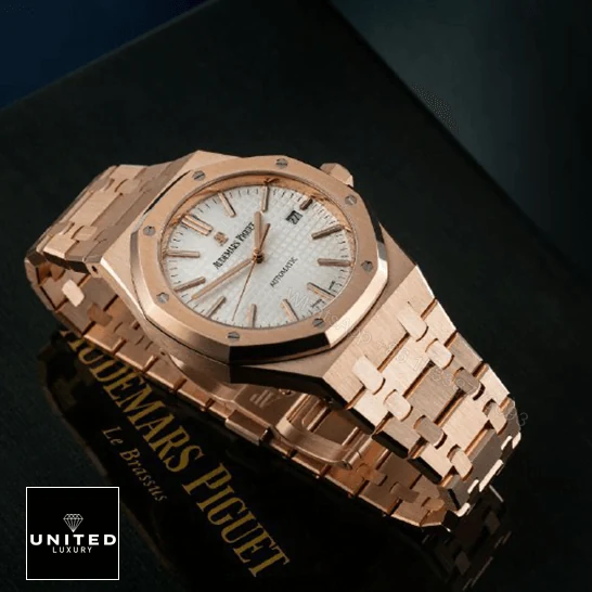 View 12 of Audemars Piguet Royal Oak 15400OR.OO.1220OR.02 Replica