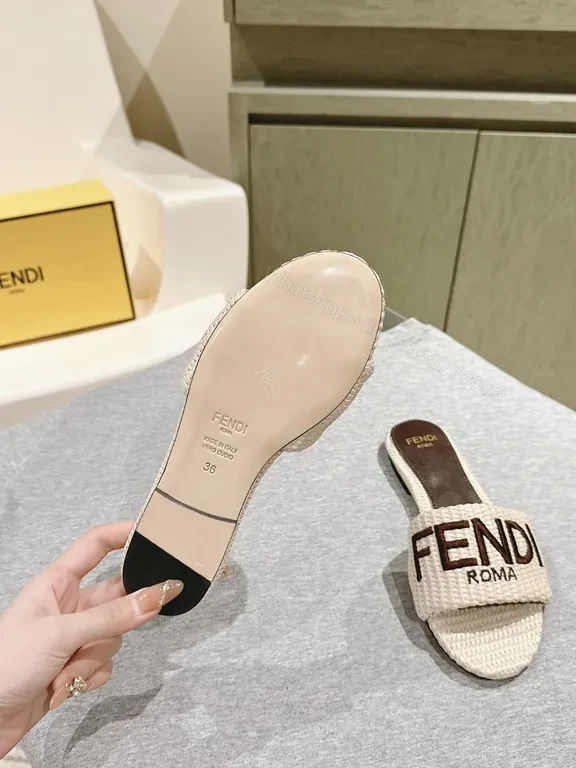View 3 of Textured Knit Slide â€” Bold Logo, Cushioned Comfort, Luxury Slide