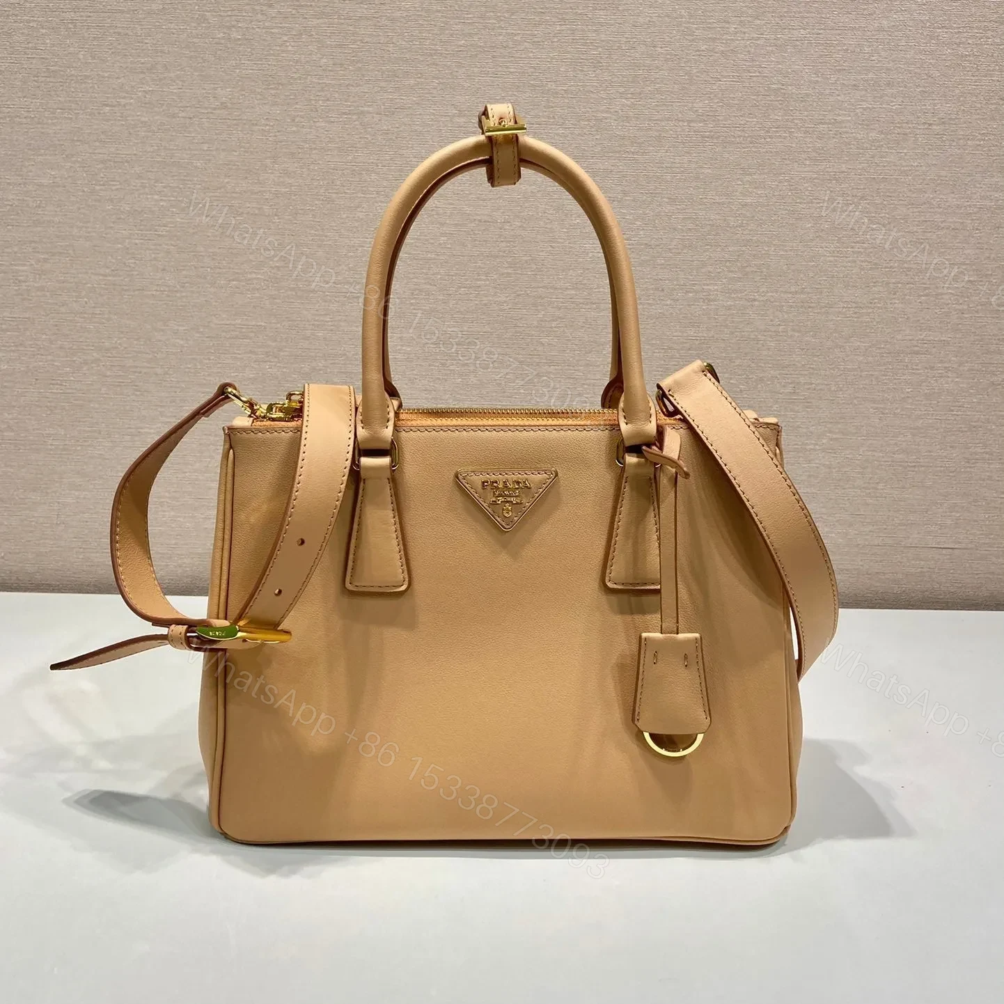 GALLERIA TOP HANDLE BAG 32 IN OFF WHITE SAFFIANO LEATHER — view 1